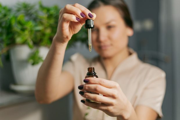 Pot uleiurile esențiale antiinflamatoare să amelioreze durerea? Care sunt cele mai bune?
