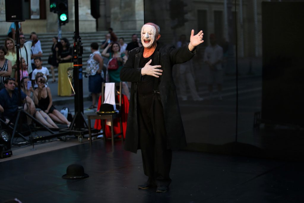 REPORTAJ: Mihai Mălaimare, un artist desăvârșit, în ultimele spectacole după o carieră de 50 de ani pe scenă 1 mitus mihai malaimare 1