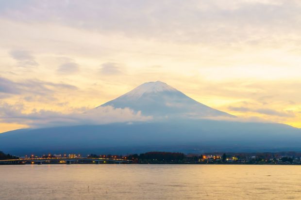 Particule de plastic au fost descoperite, în premieră, în nori, de cercetătorii din Japonia