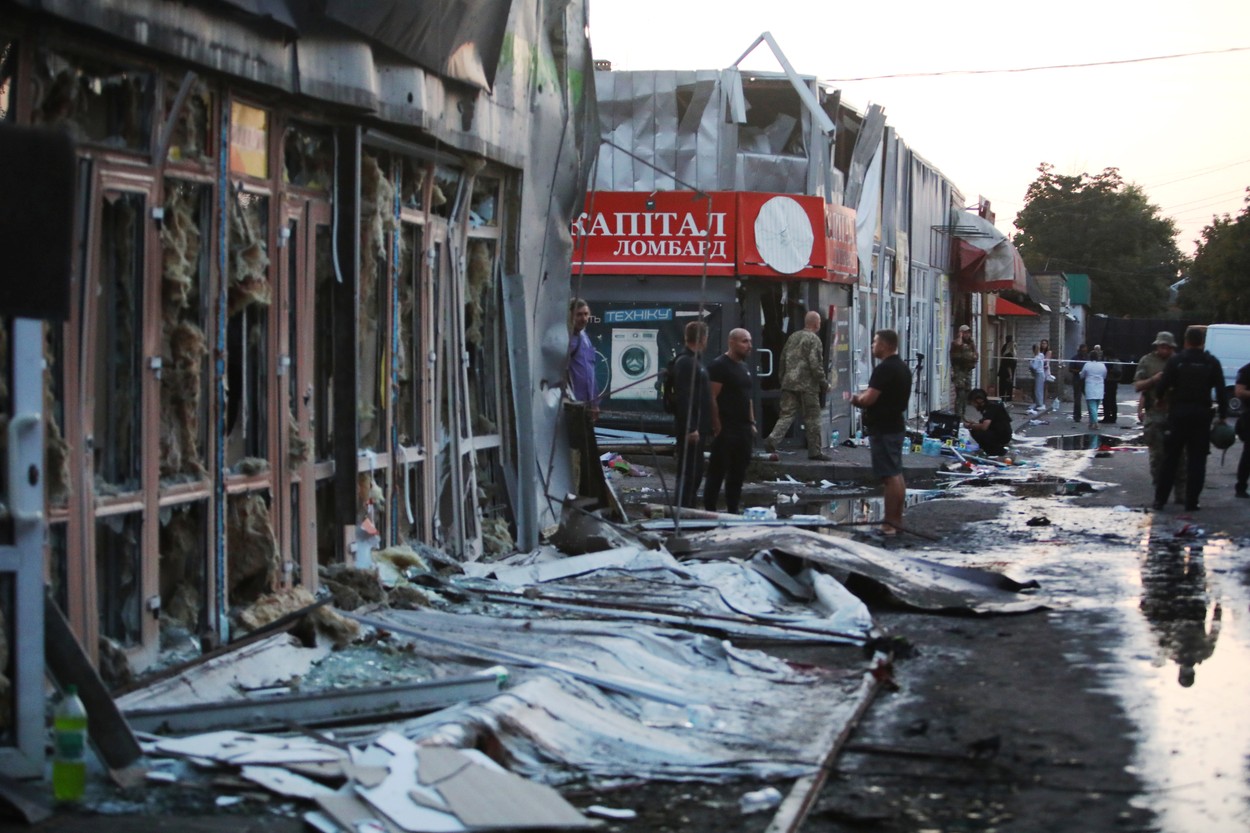 New York Times: Explozia cu 17 morți din piața orașului Kostiantinivka, în regiunea Donețk a fost provocată de o rachetă ucraineană rătăcită. Reacția Kievului