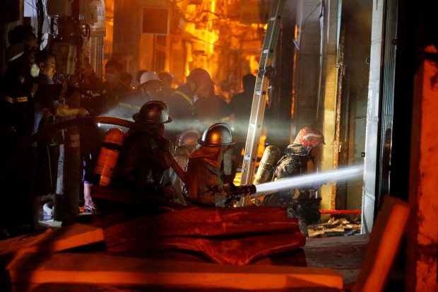 Cel puțin 12 persoane au murit și alte 54 au fost rănite în urma unui incendiu la un bloc din capitala vietnameză Hanoi