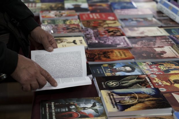 Peste 200 de publicații cu caracter nazist au fost confiscate în Argentina. „Suntem stupefiaţi de cantitatea de material”