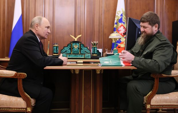 Ramzan Kadîrov, primit de Putin la Moscova, în ciuda zvonurilor că are mari probleme de sănătate. Cu ce s-a lăudat liderul cecen | VIDEO