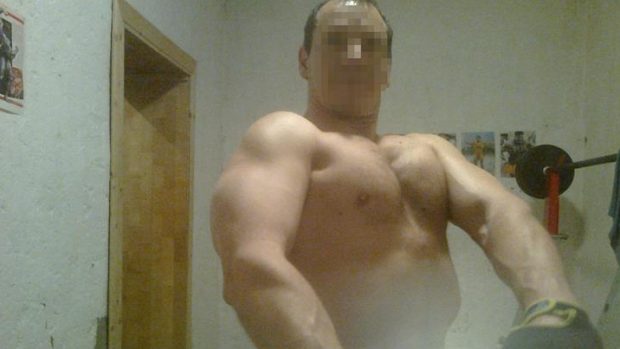 A tăiat o butelie de gaz cu flexul și s-a aruncat în aer, când polițiștii au intrat peste el. „Bombardierul” maghiar și un ofițer au murit, 11 au fost răniți