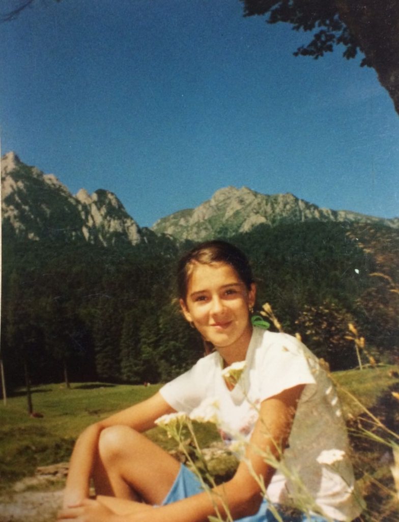 ana maria barnoschi in copilarie 3