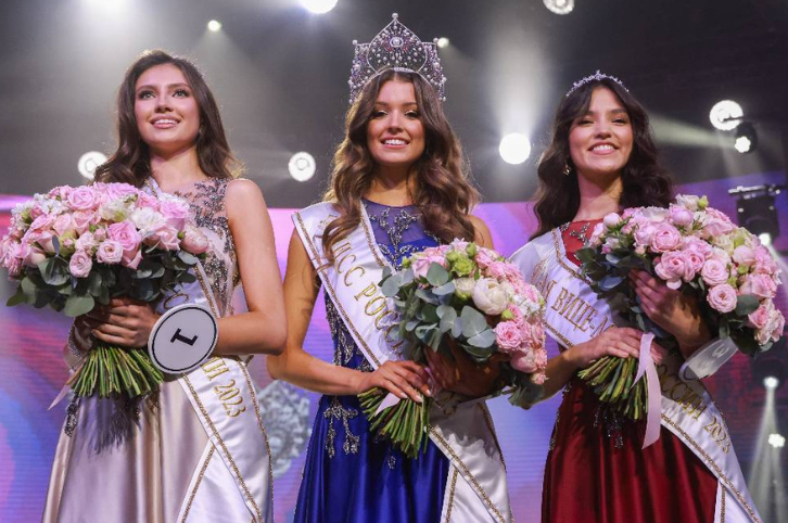 Compania care a organizat Miss Rusia 2023, acuzată că a manipulat rezultatele concursului. Șeful ei își alege iubitele dintre câștigătoare