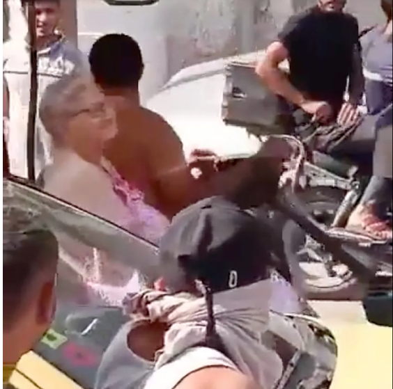 Bild, despre imaginile difuzate de canalele media afiliate Hamas: „Teroriștii răpesc și umilesc bunicii”