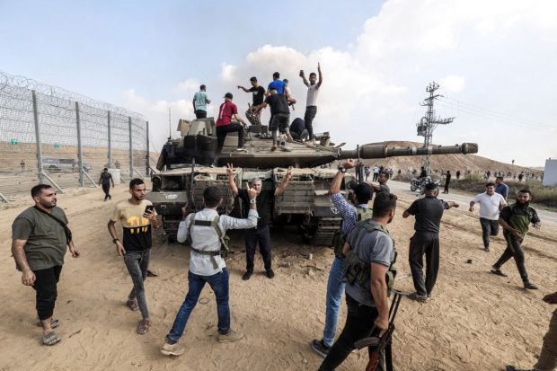 Serviciile secrete israeliene aveau indicii că Hamas plănuia o operațiune majoră, spune New York Times. De ce a fost luat Israelul prin surprindere