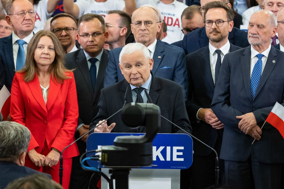 Luptă strânsă între Kaczyński și Tusk în alegerile din Polonia, urmărite atent în Europa Luptă strânsă între Kaczyński și Tusk în alegerile din Polonia, urmărite atent în Europa