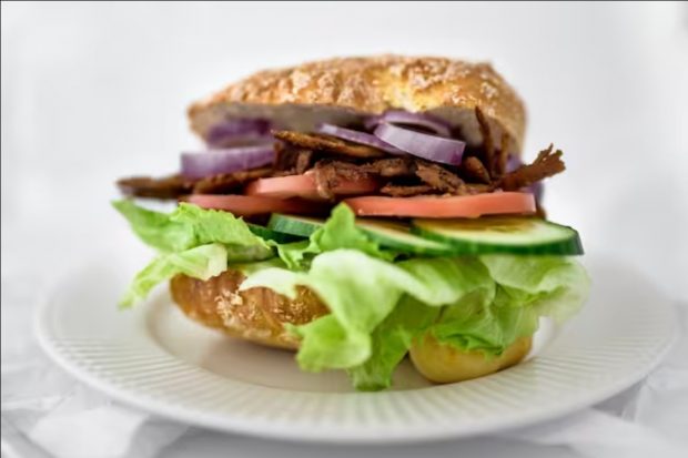 Rețetă de kebab vegetarian, cu puține calorii: nu îngrașă, e sănătos și se prepară în 10 minute
