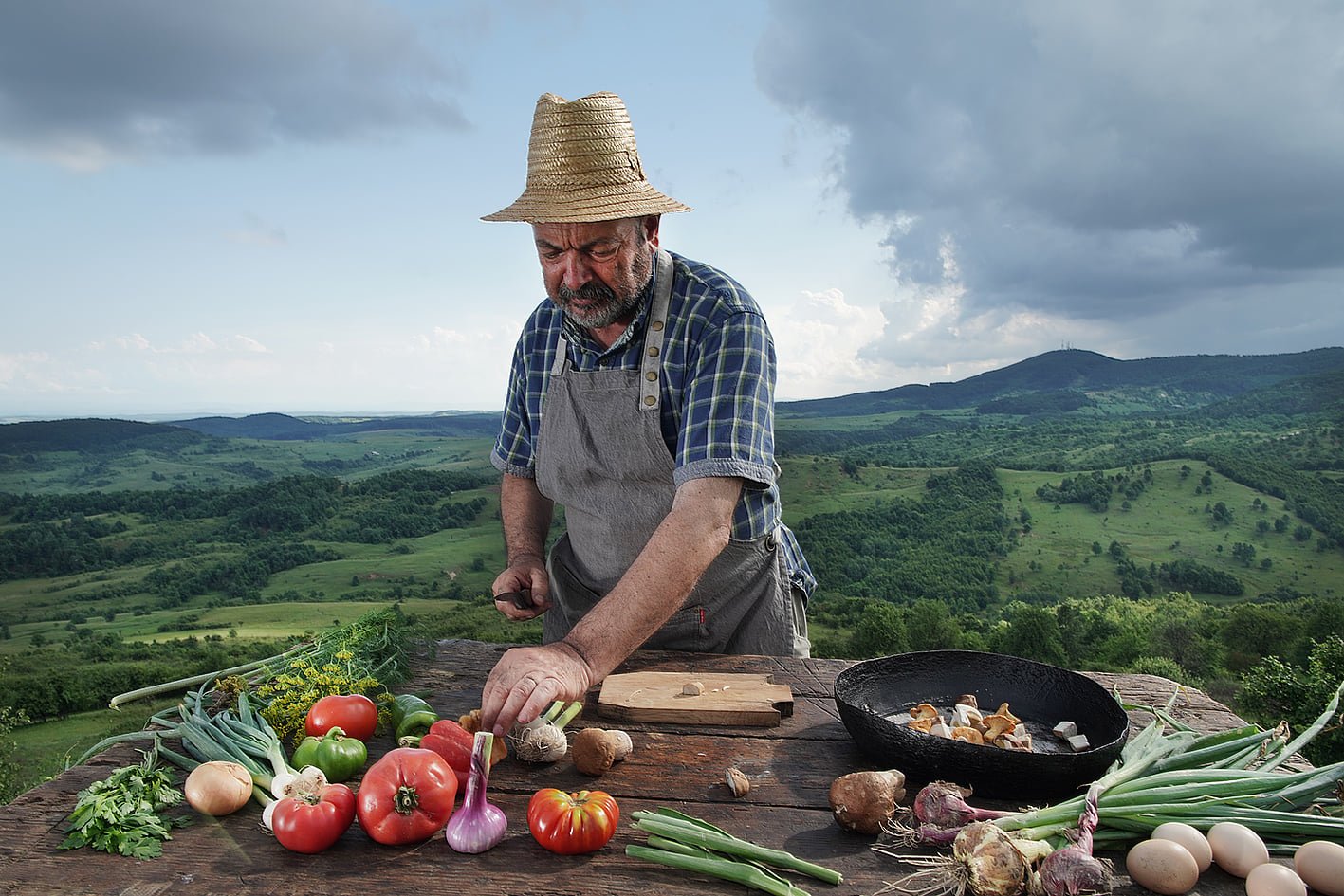 INTERVIU. Concluzia unui arheolog culinar, după ce a strâns zeci de ani peste o mie de rețete vechi din satele ardelenești: Un popor de „zămuri și tocane”