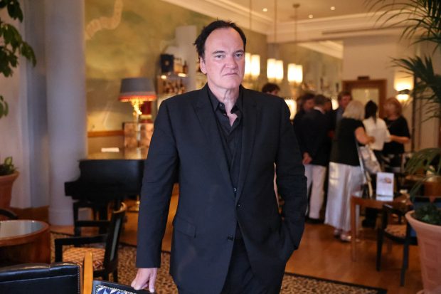 Quentin Tarantino a mers să viziteze bazele militare din Israel, pentru a le „ridica moralul” soldaților | FOTO