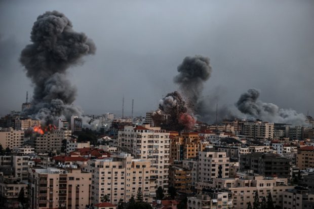 LIVETEXT Israelul a ordonat „asediu complet” asupra Fâșiei Gaza. Sute de morți după raidurile aeriene israeliene din timpul nopții
