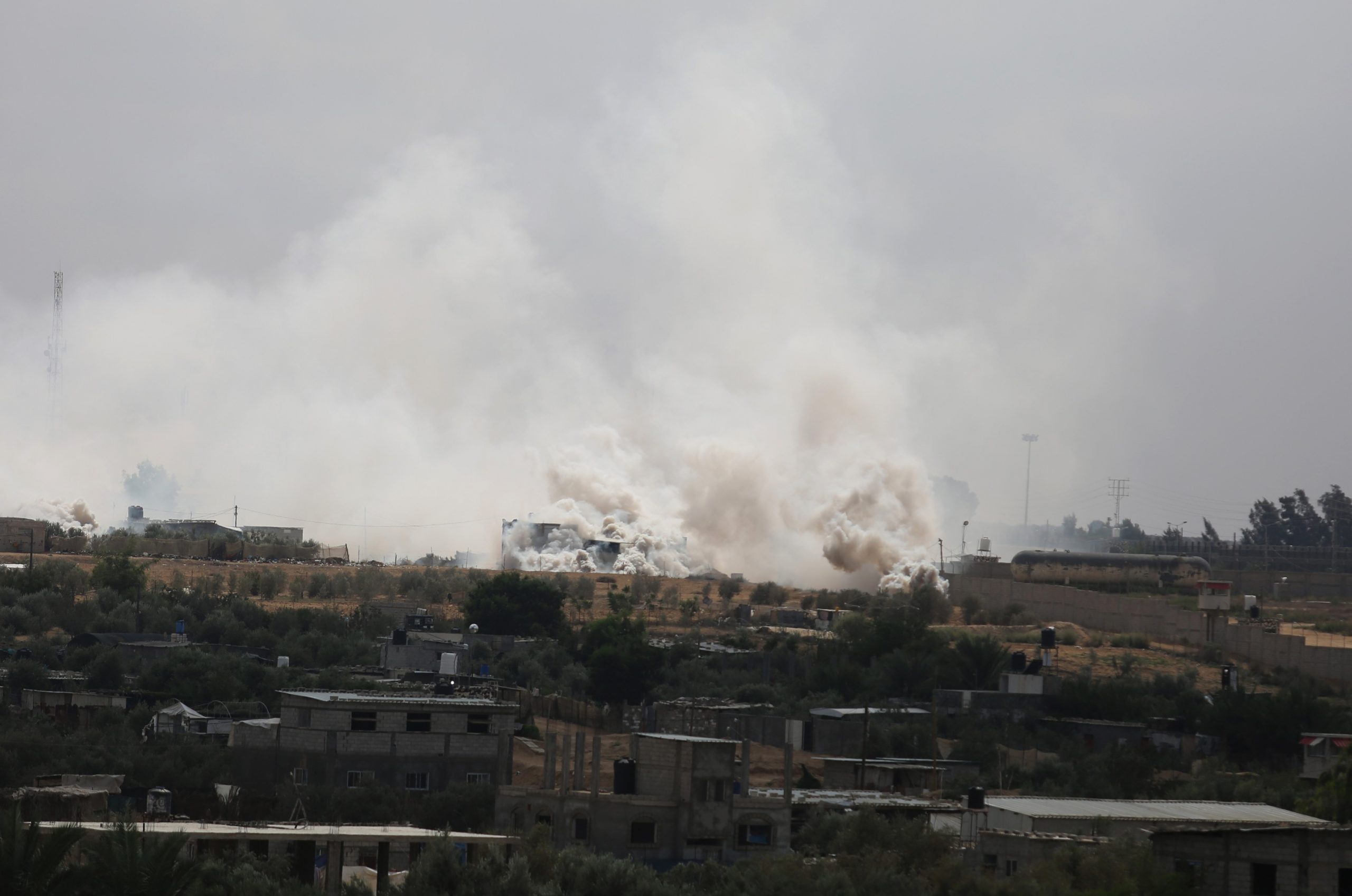 Israelul „bombardează” punctul de trecere a frontierei de la Rafah, acuză Hamas