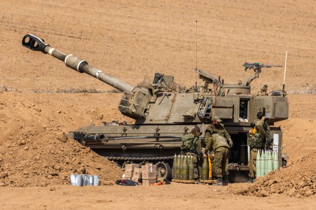 Primul indiciu al trecerii la invazia terestră: Infanteria și tancurile israeliene au efectuat „raiduri locale” în Gaza, în ultimele 24 de ore