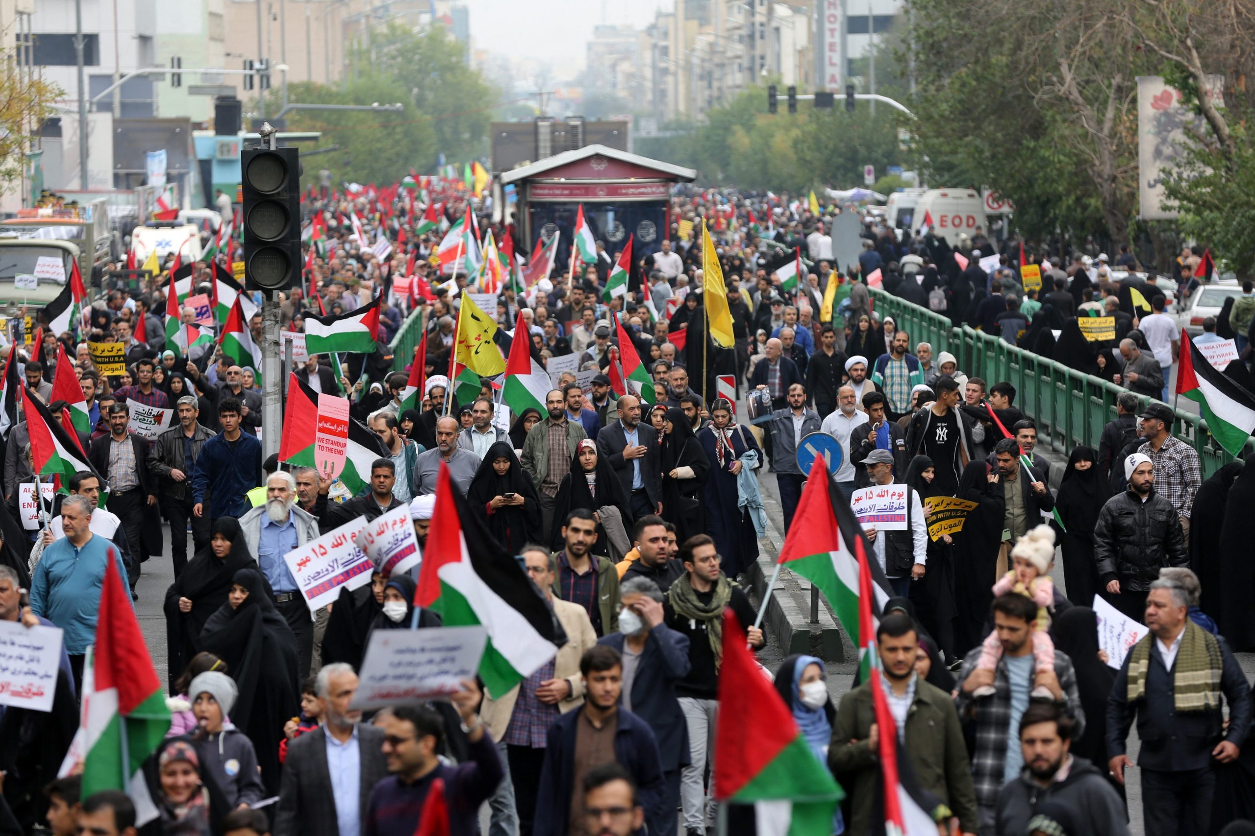 Protest pentru Palestina în București, în timp ce în alte țări din Europa, astfel de manifestații au fost interzise Protest pentru Palestina în București, în timp ce în alte țări din Europa, astfel de manifestații au fost interzise