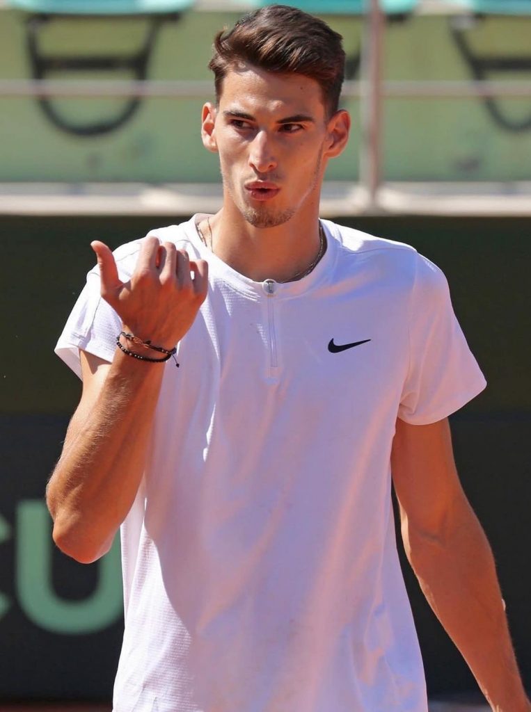 victor cornea are un baiat 3