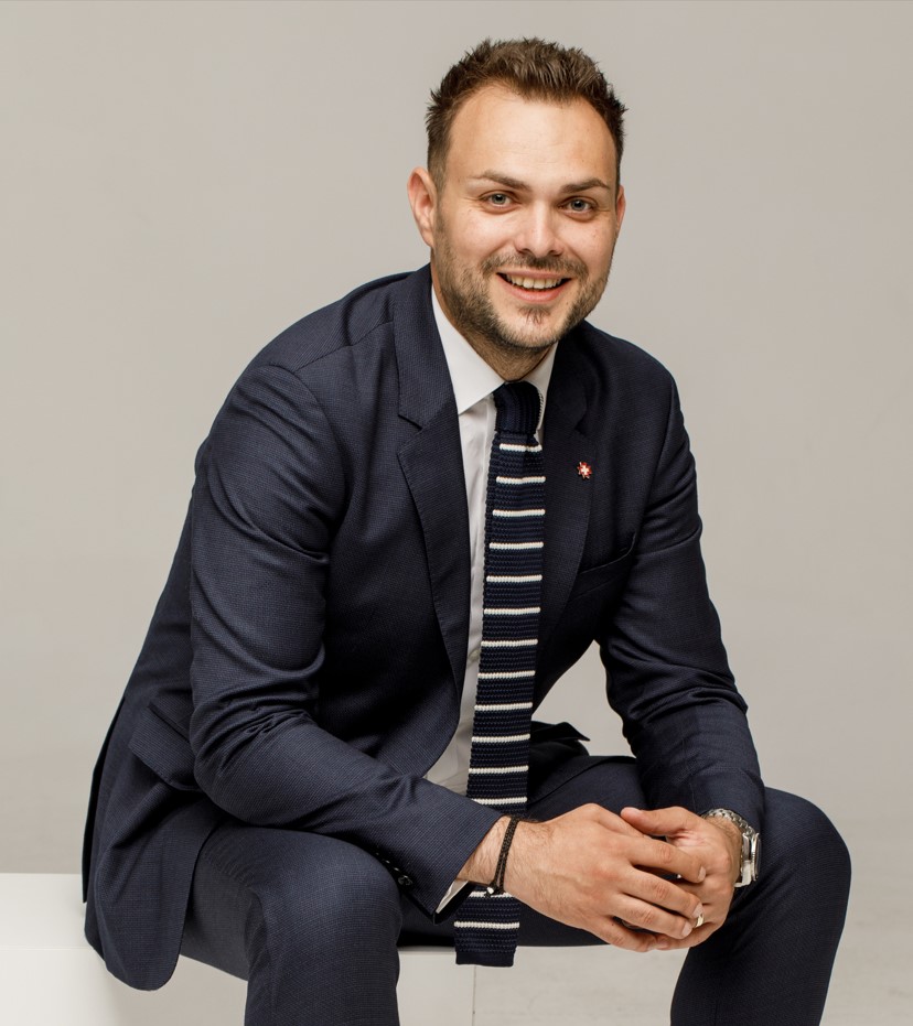 Adrian Pânzaru, Directorul Băncii Centrale de Celule Stem REGINA MARIA: Oferim țesuturi pentru centrele de transplant acreditate deținute de instituții medicale 1 adrian panzaru