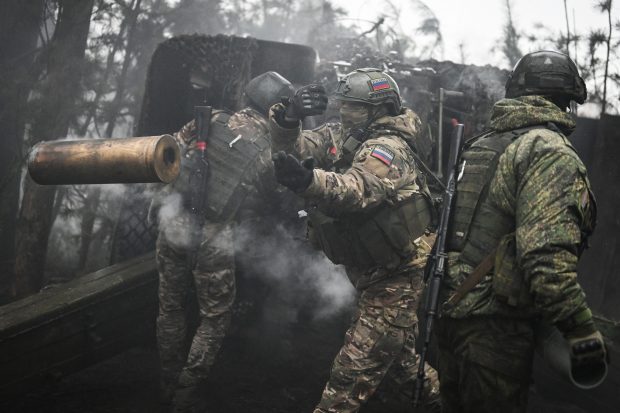 Război în Ucraina, ziua 635 | Șeful Pentagonului promite, într-o vizită-surpriză la Kiev, sprijin pentru nevoile urgente ale armatei ucrainene