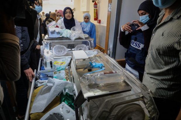 Război Israel – Hamas. 30 de bebeluși născuți prematur, evacuaţi din Al-Shifa. OMS spune că spitalul din Gaza a devenit o „zonă a morţii”