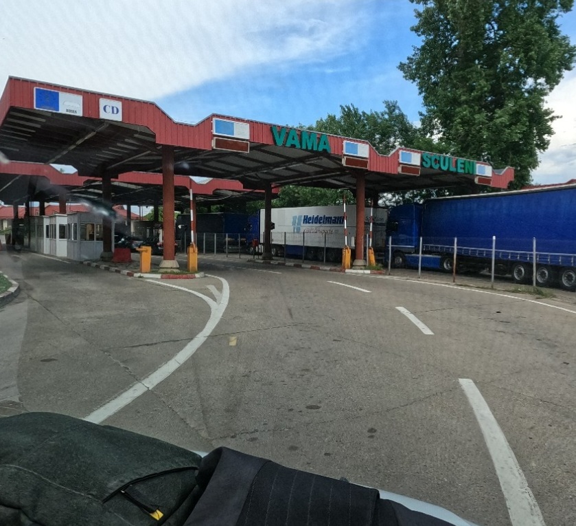 Percheziții la Vama Sculeni: Vameși și Polițiști de Frontieră, acuzați de luare de mită Percheziții la Vama Sculeni: Vameși și Polițiști de Frontieră, acuzați de luare de mită