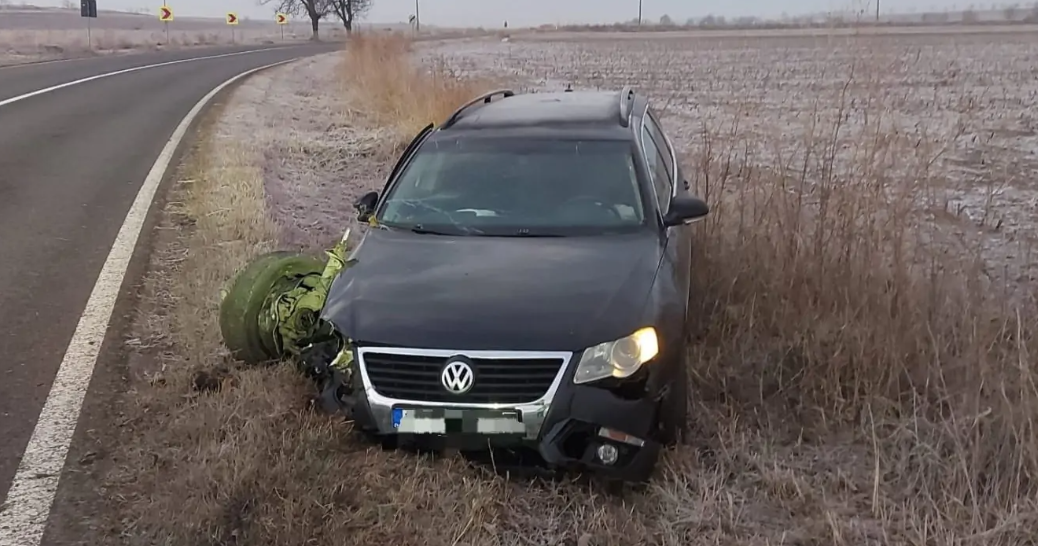 Accident grav pe DN 22, în Tulcea: Tânăr fără permis a furat mașina unui prieten, a băut și a fugit de la locul faptei