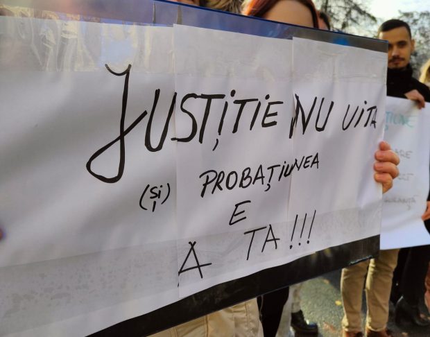 30 de consilieri de probațiune din România sunt în greva foamei: „Și portarul din instituție câștigă mai mult decât un debutant”