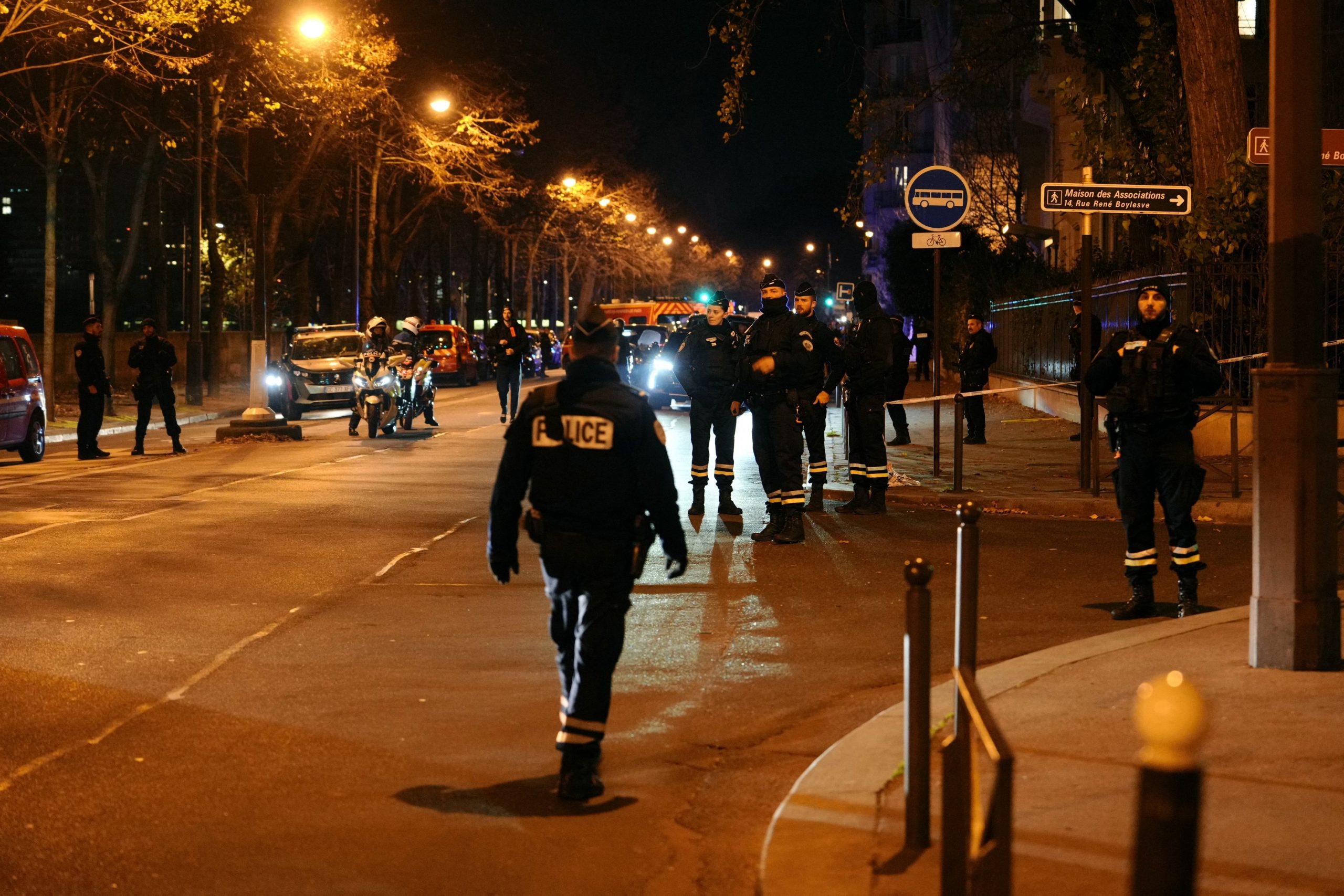 Atac în Paris: German înjunghiat mortal, două persoane rănite cu ciocanul Atac în Paris: German înjunghiat mortal, două persoane rănite cu ciocanul