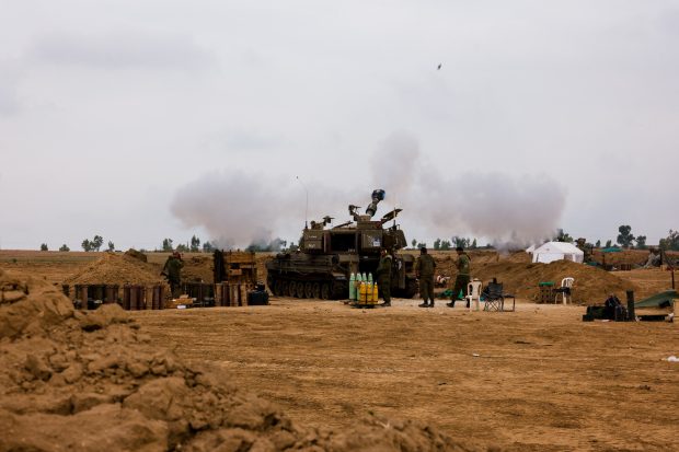 Casa liderului Hamas din Gaza care a organizat atacul de pe 7 octombrie din Israel a fost încercuită de trupele israeliene, anunță Netanyahu. „E doar o chestiune de timp până îl vom prinde”