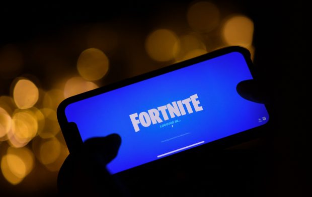 Google a pierdut procesul antitrust cu Epic Games, dezvoltatorul jocului Fortnite. Gigantul tehnologic, acuzat de practici „ilegale”