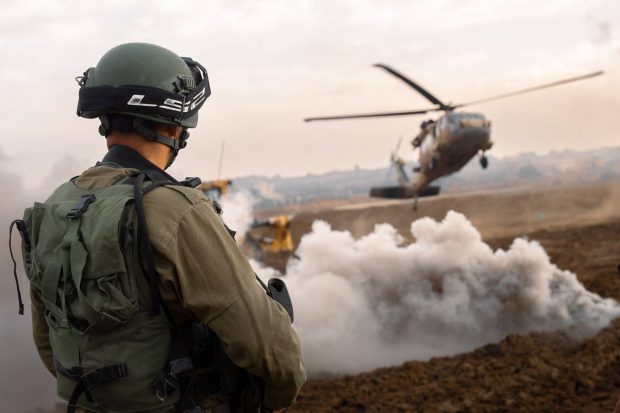 LIVETEXT: Marina SUA a scufundat 3 nave ale rebelilor houthi care au atacat un vas comercial. Un ministru israelian cere întoarcerea coloniștilor evrei în Fâșia Gaza după război