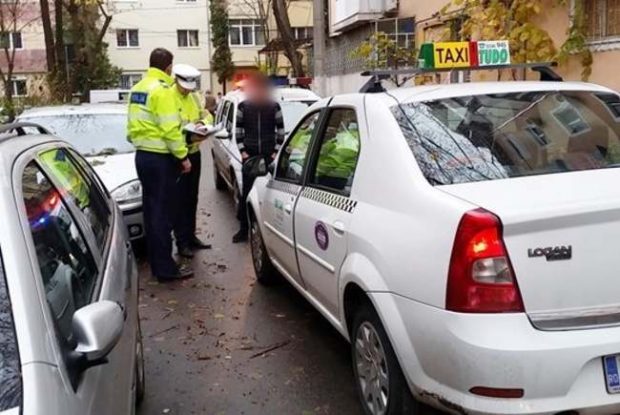Un tânăr a fost reținut în Timișoara, după ce a atacat cu un cuțit un taximetrist și i-a furat telefonul