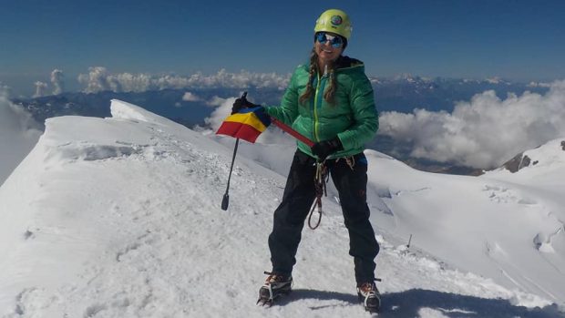 Alpinista Mihaela Gabi Ianoși a murit pe cel mai înalt vârf din cele două Americi, imediat după ce ajunsese pe Aconcagua. Românca avea 56 de ani