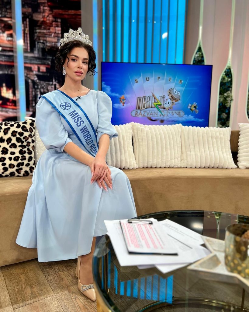 Cine e Ada-Maria Ileana, reprezentanta României la Miss World 2024, în India. Are 26 de ani și a participat la „Love Island România” 7 ada maria ileana miss world 2024 8