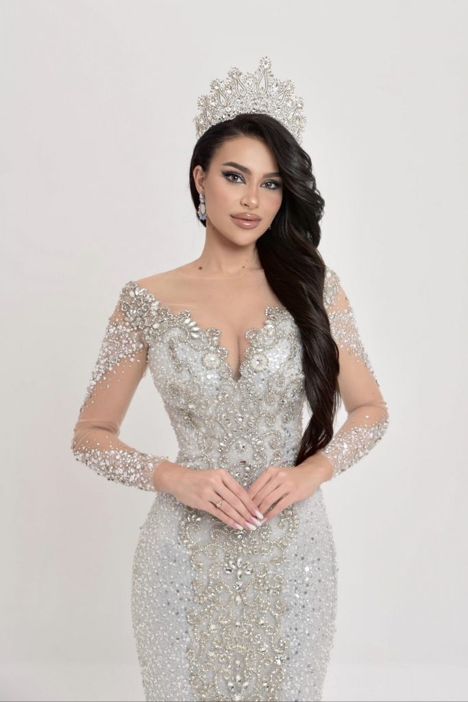 Cine e Ada-Maria Ileana, reprezentanta României la Miss World 2024, în India. Are 26 de ani și a participat la „Love Island România” 6 ada maria ileana miss world 2024 9