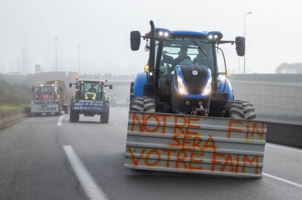 Ministerul de Externe anunță blocaje în Paris din cauza protestelor fermierilor