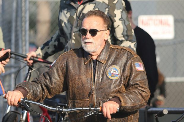 Arnold Schwarzenegger, reţinut pe aeroportul din Munchen pentru un ceas nedeclarat