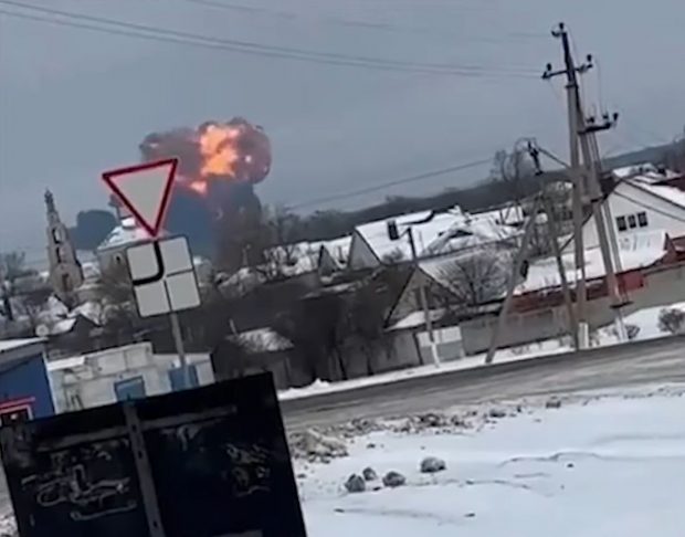 Avion militar rusesc, prăbușit la granița cu Ucraina. Moscova acuză Kievul că l-a doborât și i-a ucis pe cei 65 de prizonieri ucraineni de la bord