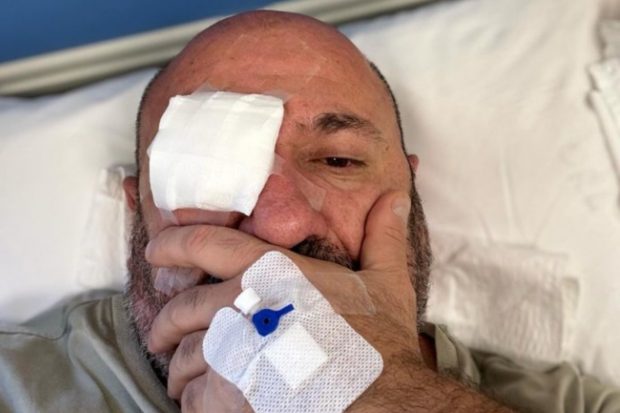 Cătălin Scărlătescu, la spital după ce s-a întâlnit cu Dumitrescu și Bontea. Are un ochi pansat și perfuzie: „Să vedeți cum arată ei”