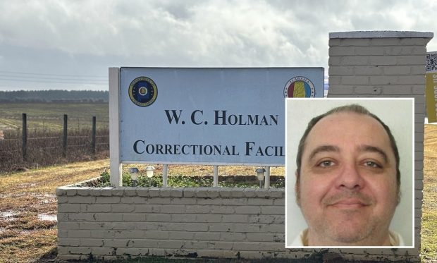 Un condamnat la moarte a fost executat prin asfixiere cu azot pur, metodă folosită pentru prima dată în istoria SUA. Kenneth Smith a supraviețuit injecției letale