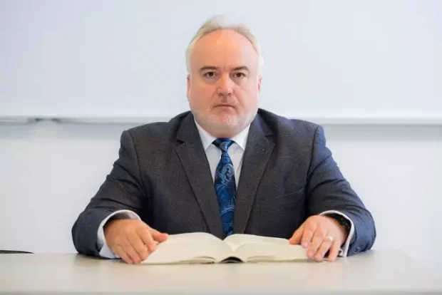 „Am fost premiat de MApN, SRI, MAI, SPP și STS”. Cum se apără inventatorul aparatului cu care elevilor din Cluj urmau să le fie scanate palmele pentru a li se spune ce carieră ar trebui să urmeze