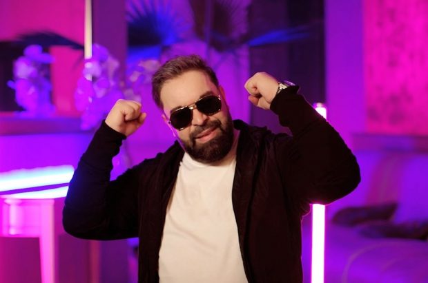 Prima reacție a lui Florin Salam, acuzat că a lovit o tânără într-un hotel: „Au înscenat tot! Dacă vor bani, să îmi spună”