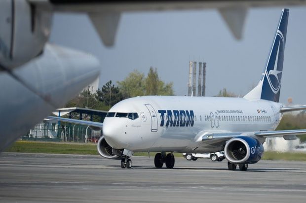 Un pasager de pe o cursă TAROM care venea de la Bruxelles la București s-a automutilat. Compania vrea să depună plângere penală