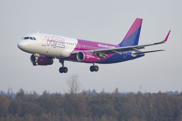 Cursă Wizz Air de la Londra la Braşov, direcţionată la Sibiu din cauza ceții. Zborul retur a plecat cu două ore întârziere