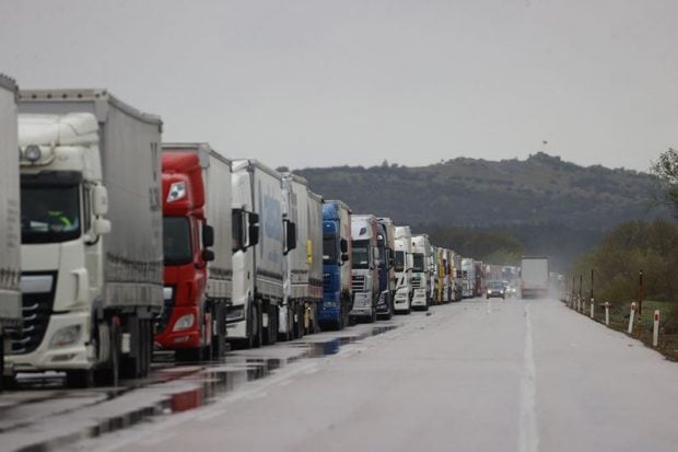 Bulgarii au blocat în vama Oryahova zeci de camioane cu destinația Austria, sub pretextul întăririi controalelor pentru a intra în Schengen