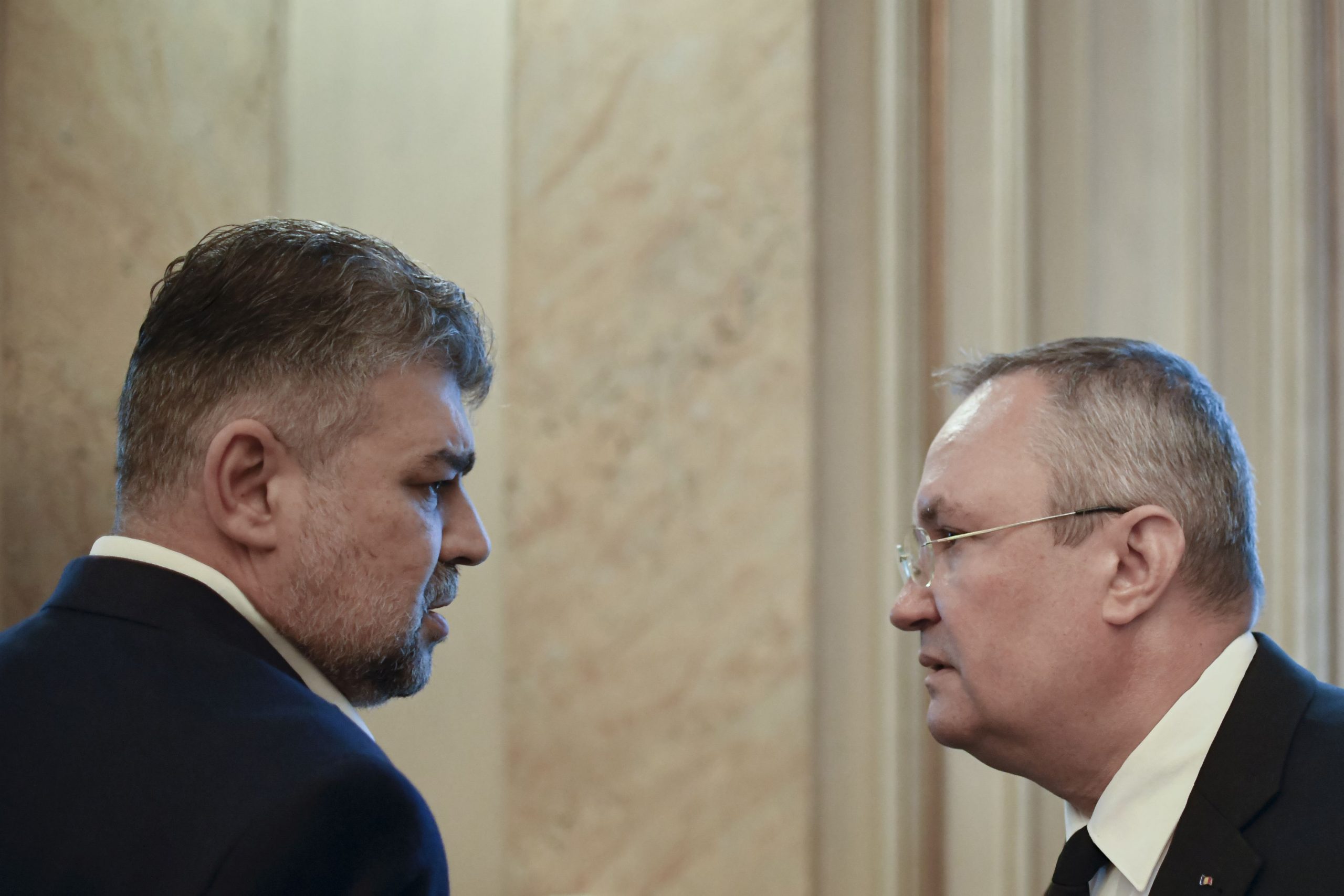 Coaliția Distruge Mitul Candidatului Independent în Bâlbele din Ultimele Două Luni Coaliția Distruge Mitul Candidatului Independent în Bâlbele din Ultimele Două Luni