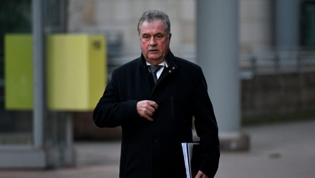 Șeful sindicatului german al mecanicilor de locomotivă a pierdut trenul, după ce ședința despre legalitatea grevei de azi a durat mai mult decât se aștepta