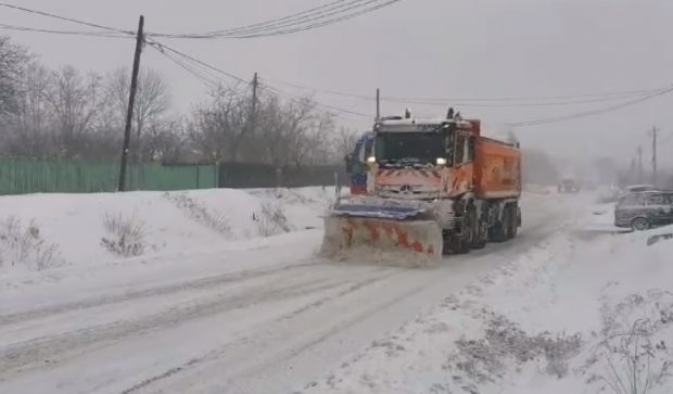 Toate școlile din judeţul Iaşi se închid marţi, din cauza viscolului