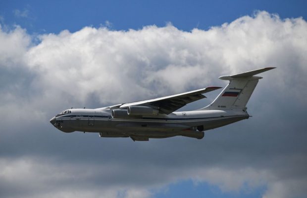 Un avion militar rusesc cu 65 de prizonieri ucraineni la bord s-a prăbușit lângă granița cu Ucraina