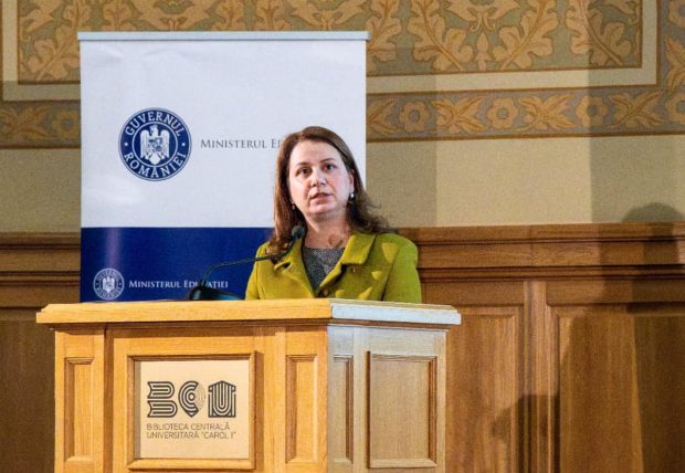 Ministrul educației, despre accesul elevilor pe intrarea profesorilor: Sunt școli care permit, dar trebuie ţinut cont de siguranţa copiilor